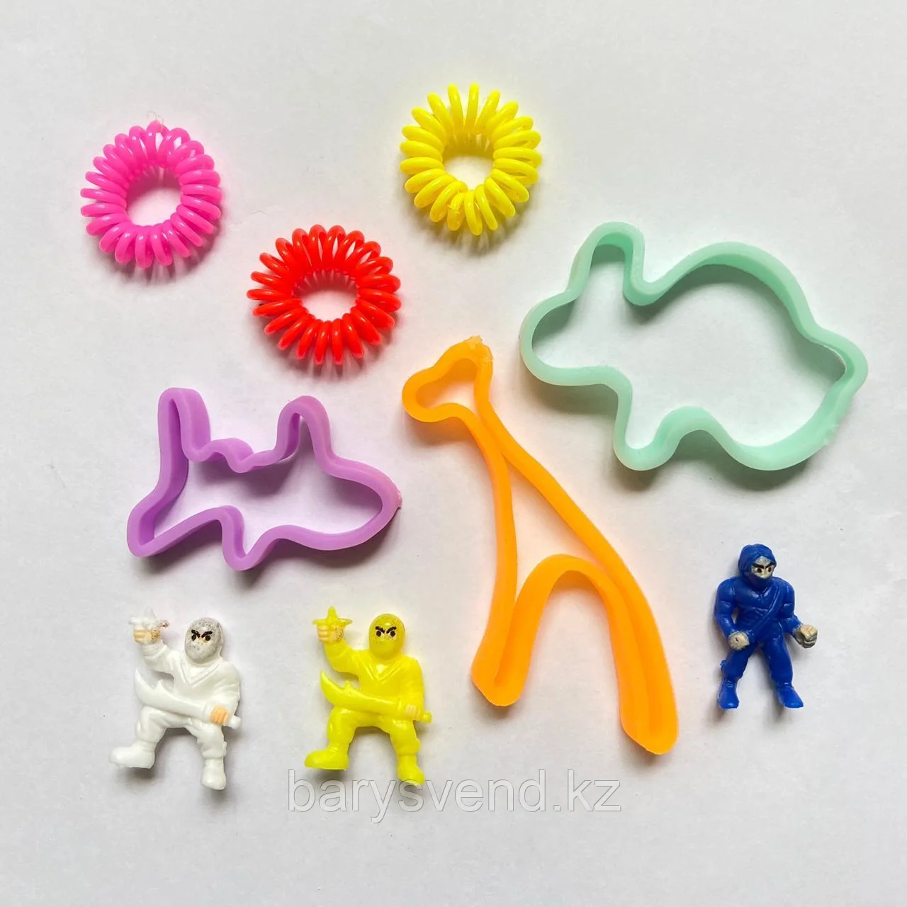 Игрушки в капсулах 34 мм "Микс 8" 100 шт/уп